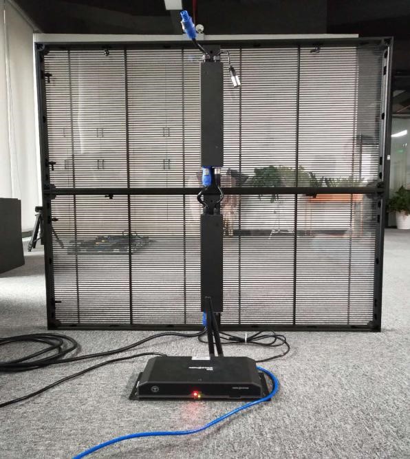 1000x500mm P3.91-7.82 Transparent LED Display