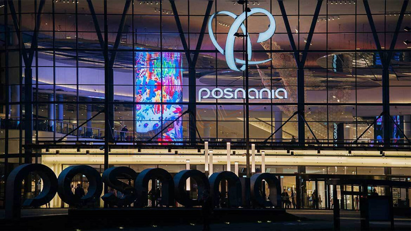 LED transparent display for shopping mall