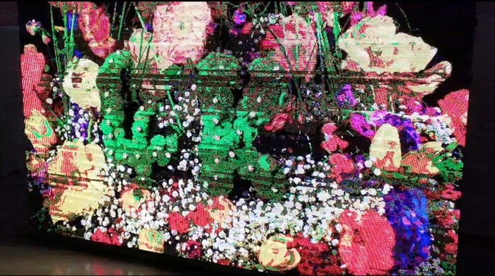 led screen with low refresh rate