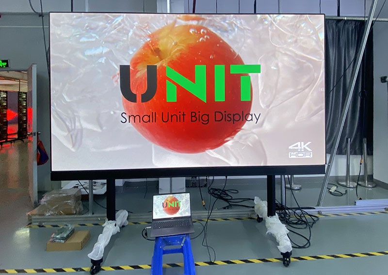 P1.56mm-GOB-All-in-one-LED-display-(2)