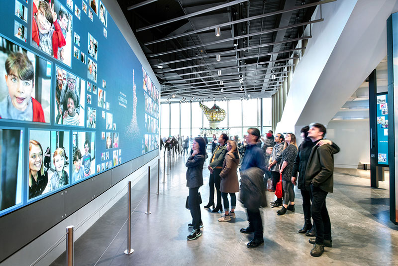 LED-screen-in-wlecome-wall