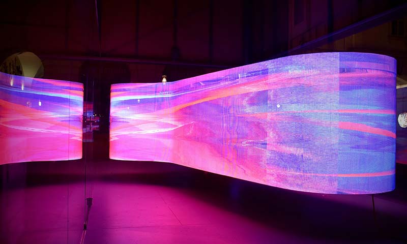 led giant screen