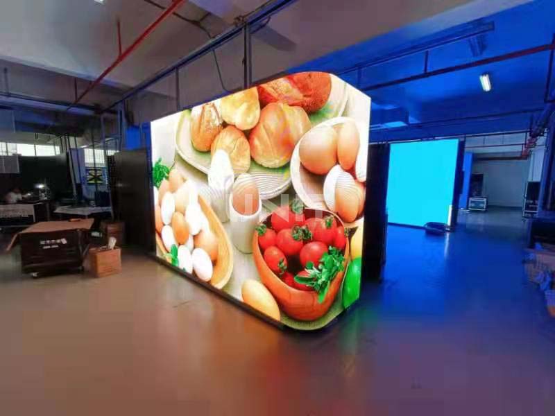 3D LED Curved Display (1)