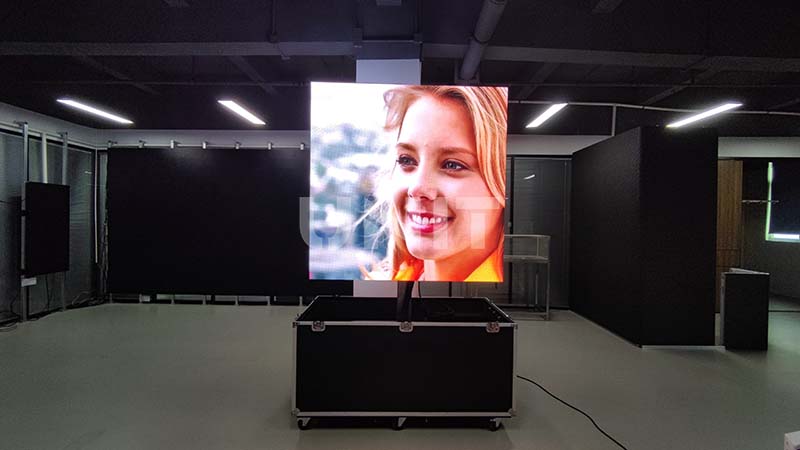 ML10 Mobile LED Screen Trailer-front view (4)