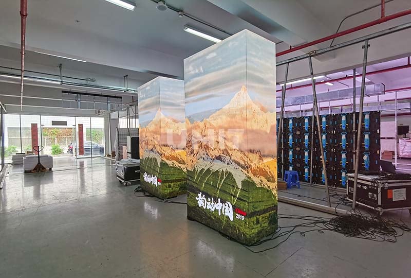 indoor p2.5mm square pillar screen (2)