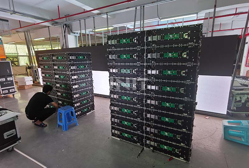 pillar led display installation