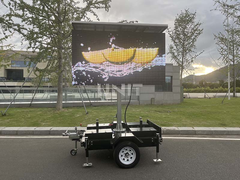 mobile LED trailer (2)