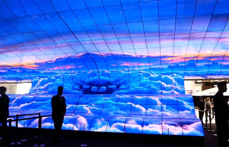 OLED-wall-with-high-screen-contrast-Ratio
