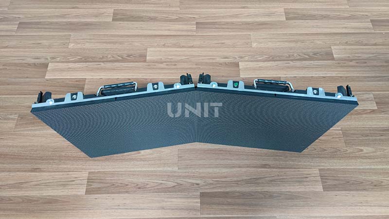concave-screen-front view