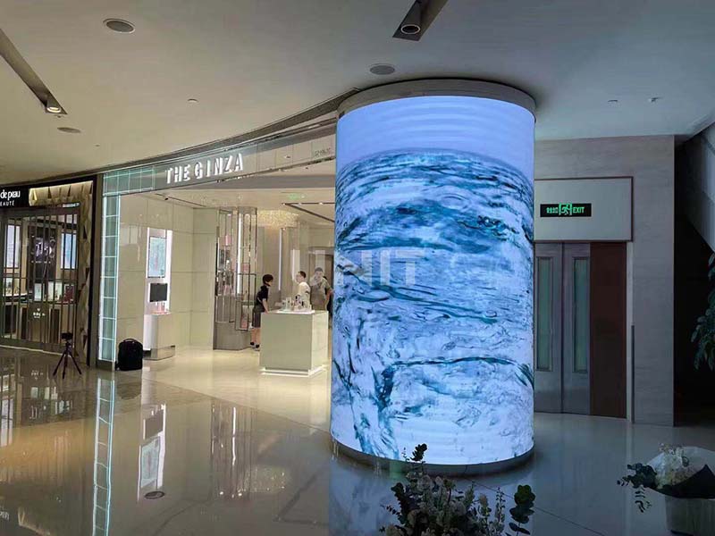 LED display in shopping mall (1)