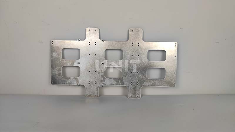 Module fixing plate