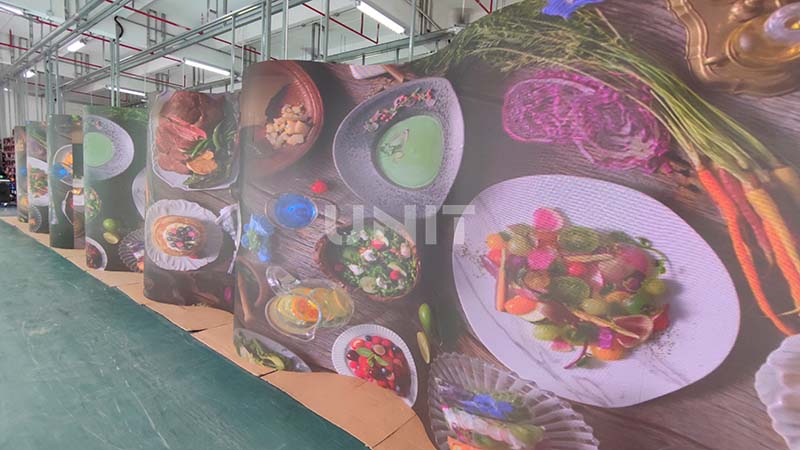 Multi-Faceted Arc LED Screens