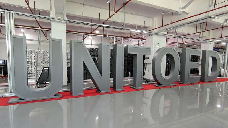 UNIT LED Custom LED Letter Signs Case